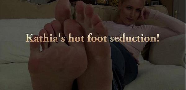  Foot fethis angel Kathia Nobili